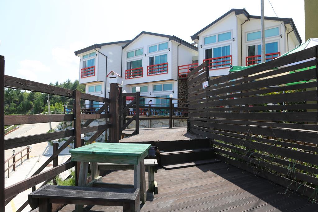 Gangneung Sea View Pension Экстерьер фото