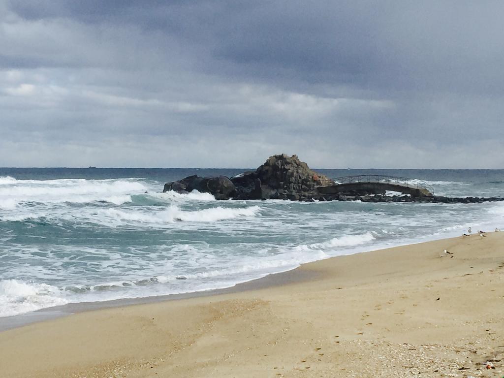 Gangneung Sea View Pension Экстерьер фото